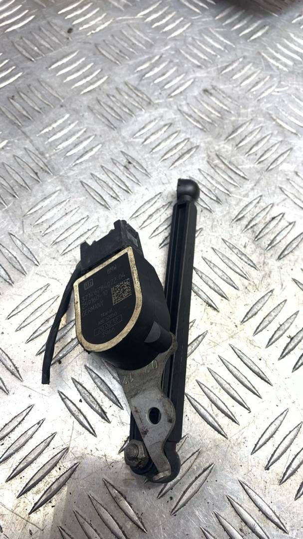 датчик дорожного просвета BMW 7 серия F01/F02 2010, 4.4 л., N63 B44 A, бензин, АКПП, седан, 37146784072