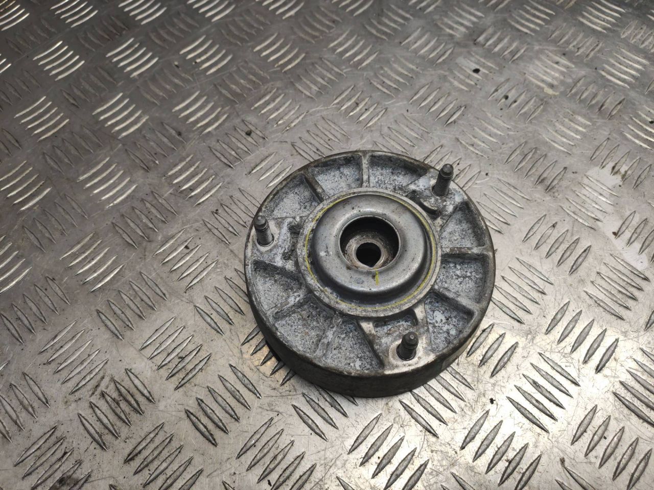опора амортизатора верхняя (чашка) BMW X5 F15 2016, 4.0 л., дизель, 6851880