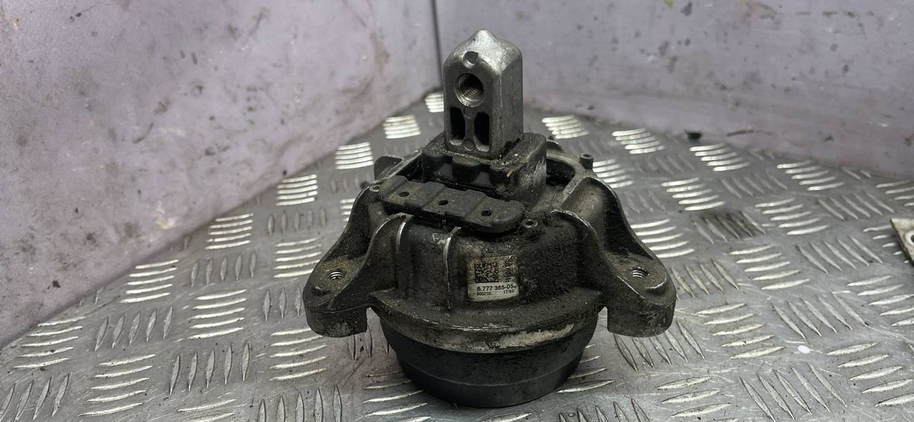 подушка крепления двигателя BMW 5 серия F07/F10/F11 2010, 3.0 л., N52 B30 AF, бензин, 6777365