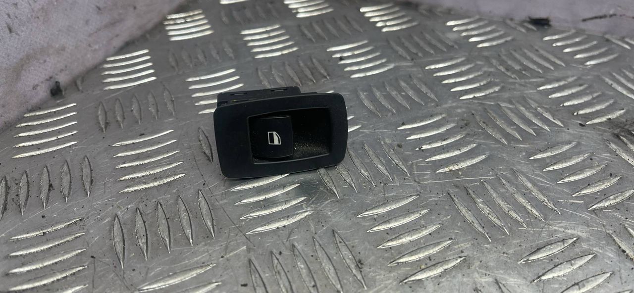 кнопка стеклоподъемника двери BMW X5 M E70 2010, 4.4 л., S63 B44 A, бензин, 6945874