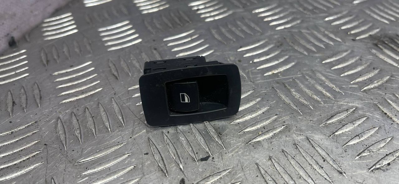 кнопка стеклоподъемника двери BMW X5 M E70 2010, 4.4 л., S63 B44 A, бензин, 6945874
