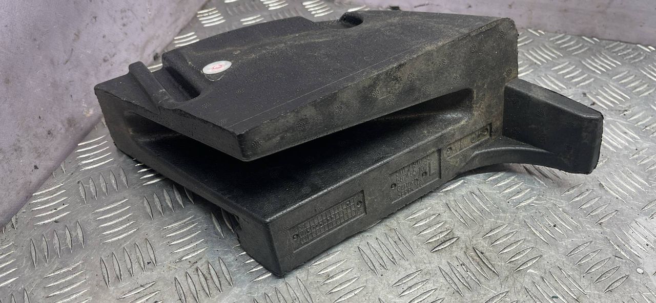 прочая запчасть BMW 5 серия F07/F10/F11 2009, 51117196755, 7196755