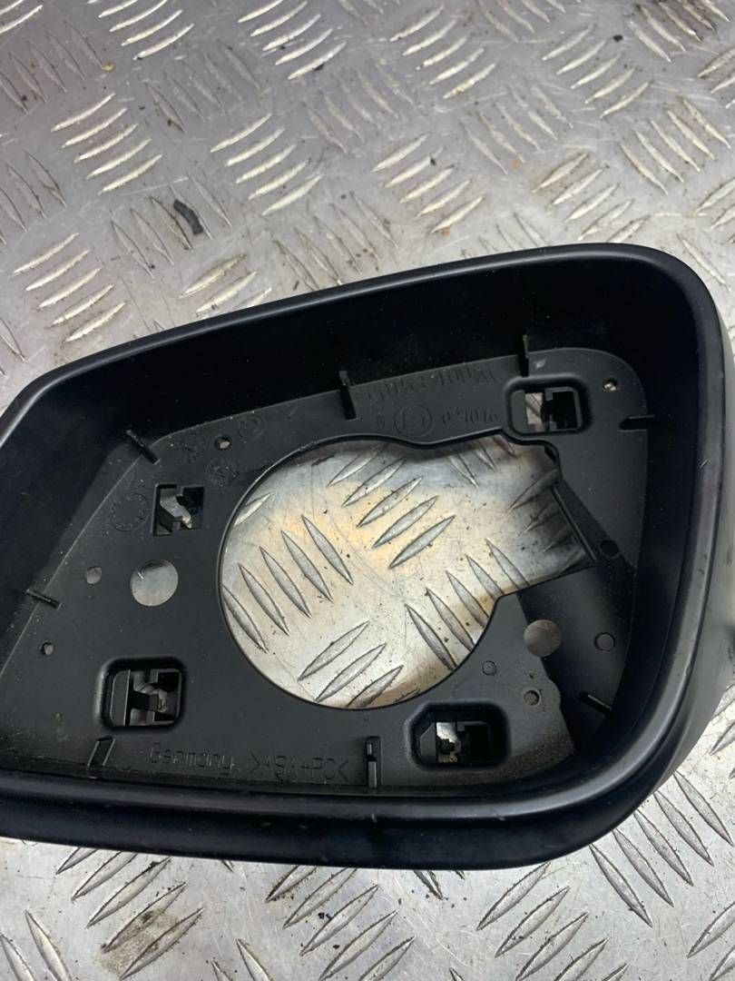 рамка зеркала левого BMW 5 серия F07/F10/F11 2011, C0153409