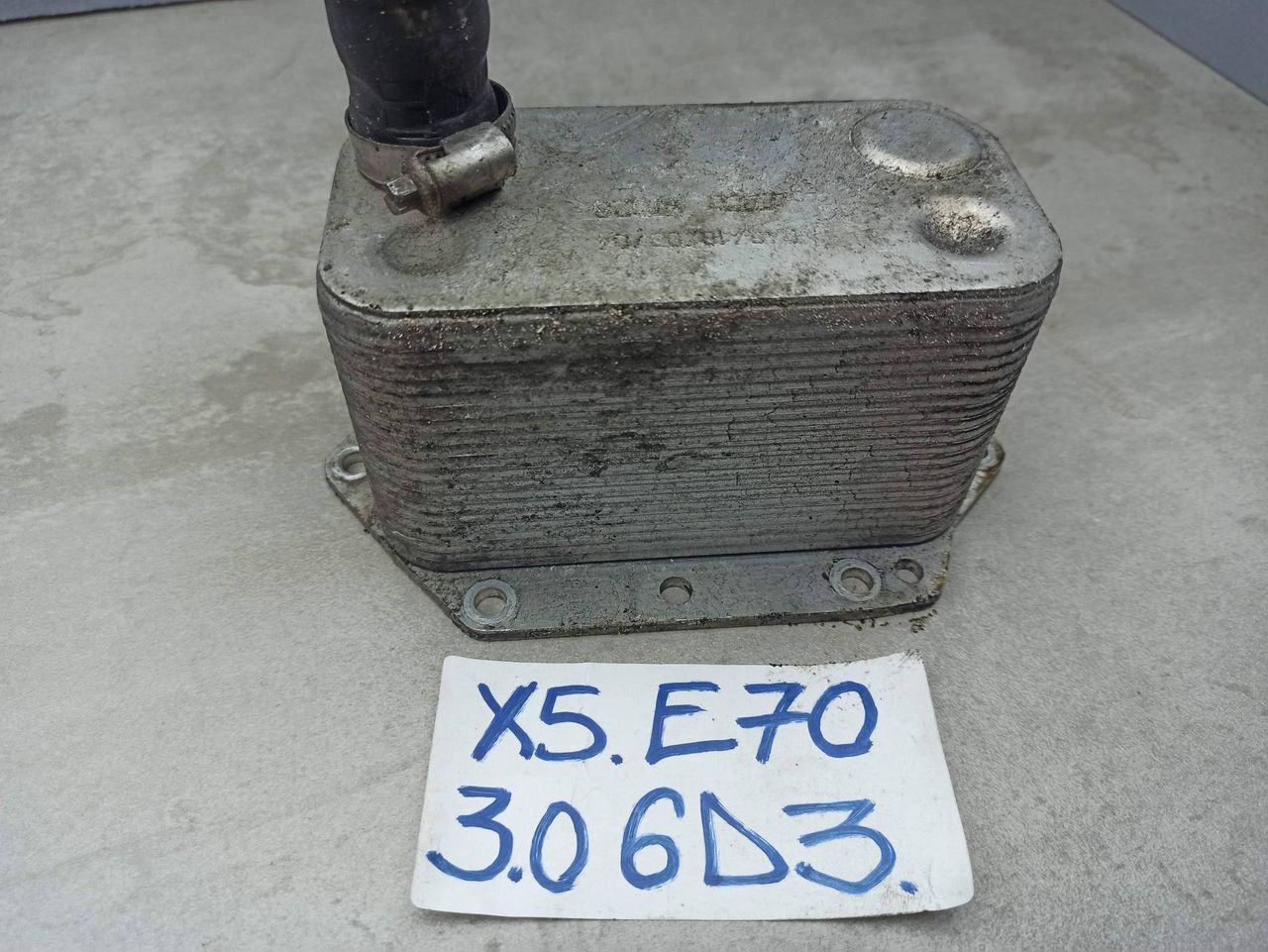 теплообменник масляного фильтра BMW X5 E70 2008, 3.0 л., M57 D30 (306D3), дизель