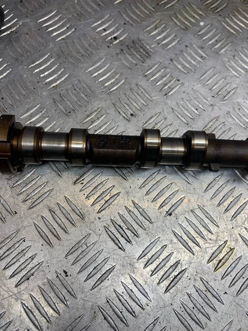распредвал BMW 7 серия E65/E66/E67 2004, 7504187