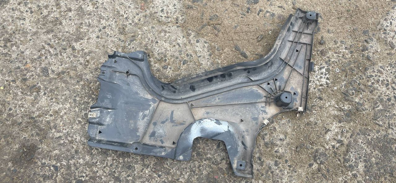 защита днища BMW 5 серия G30/G31 G31 2018, 2.0 л., B48 B20 A, бензин, задний привод, правый руль, 7441177