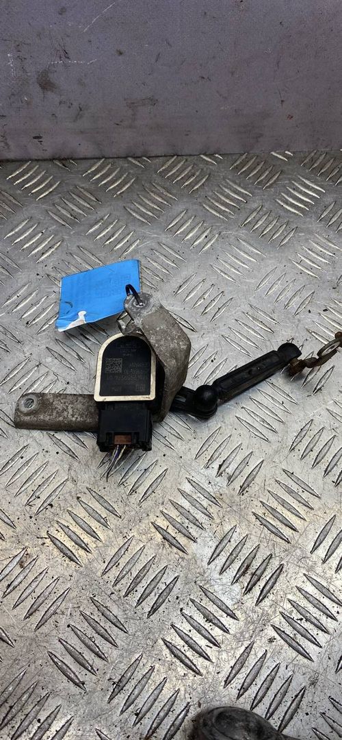датчик дорожного просвета BMW 5 серия G30/G31 G31 2018, 2.0 л., B48 B20 A, бензин, задний привод, правый руль, 2959574, 37142959574