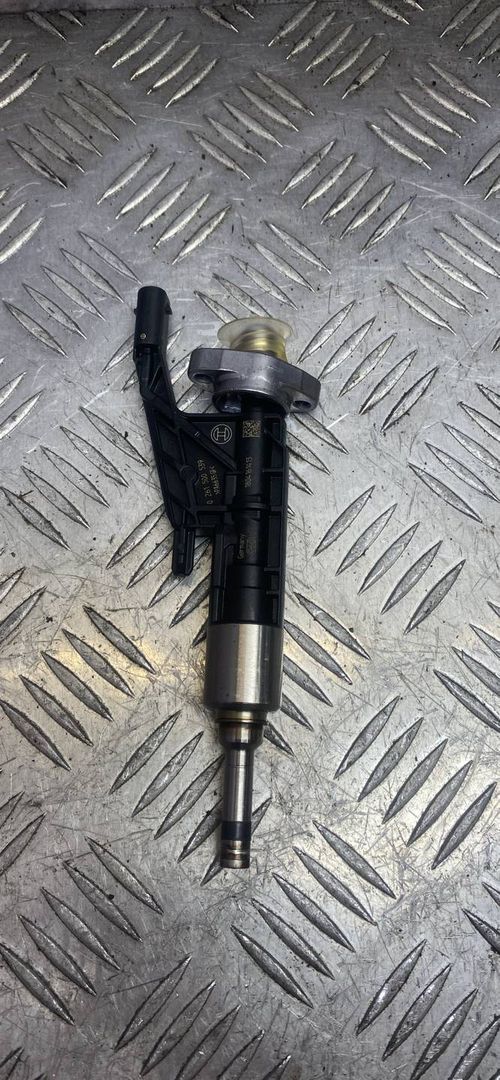 форсунка BMW 5 серия G30/G31 G31 2018, 2.0 л., B48 B20 A, бензин, задний привод, правый руль, 7639990, 13537639990