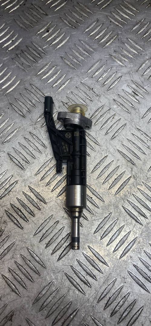 форсунка BMW 5 серия G30/G31 G31 2018, 2.0 л., B48 B20 A, бензин, задний привод, правый руль, 7639990, 13537639990