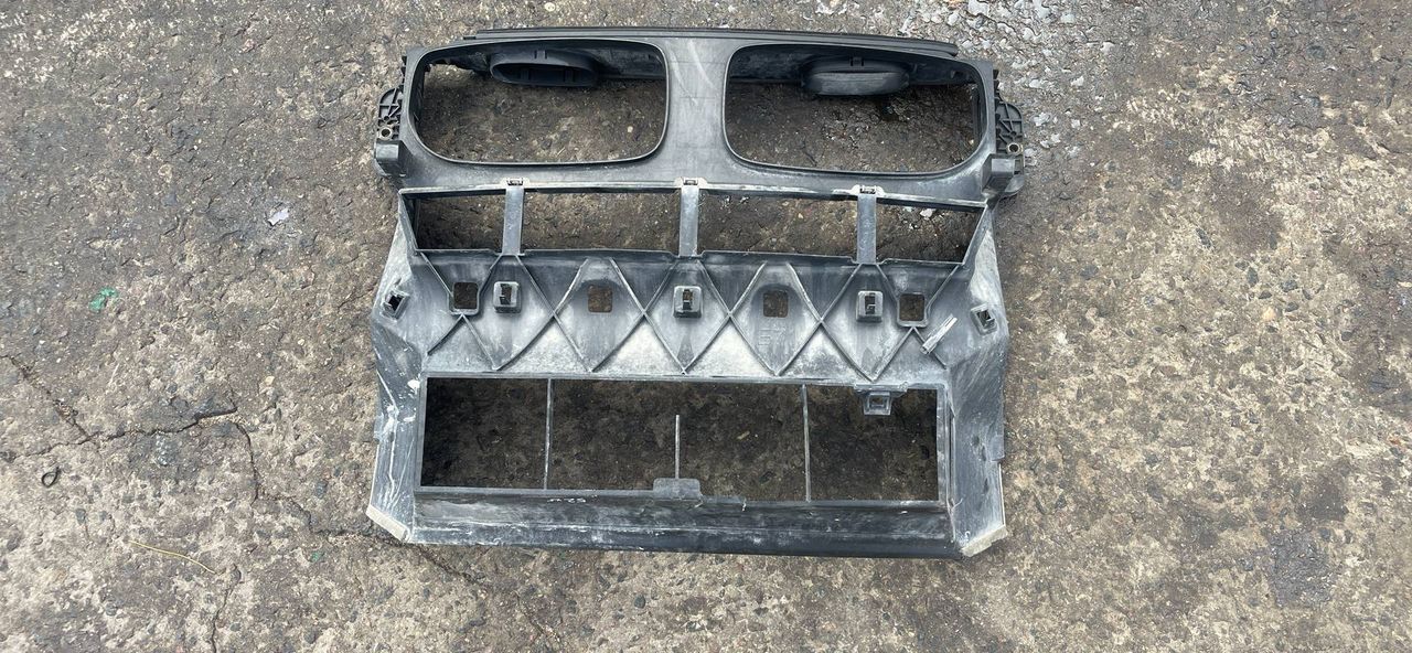 передняя панель крепления облицовки (телевизор) BMW X6 E71/E72 2011, 7192758