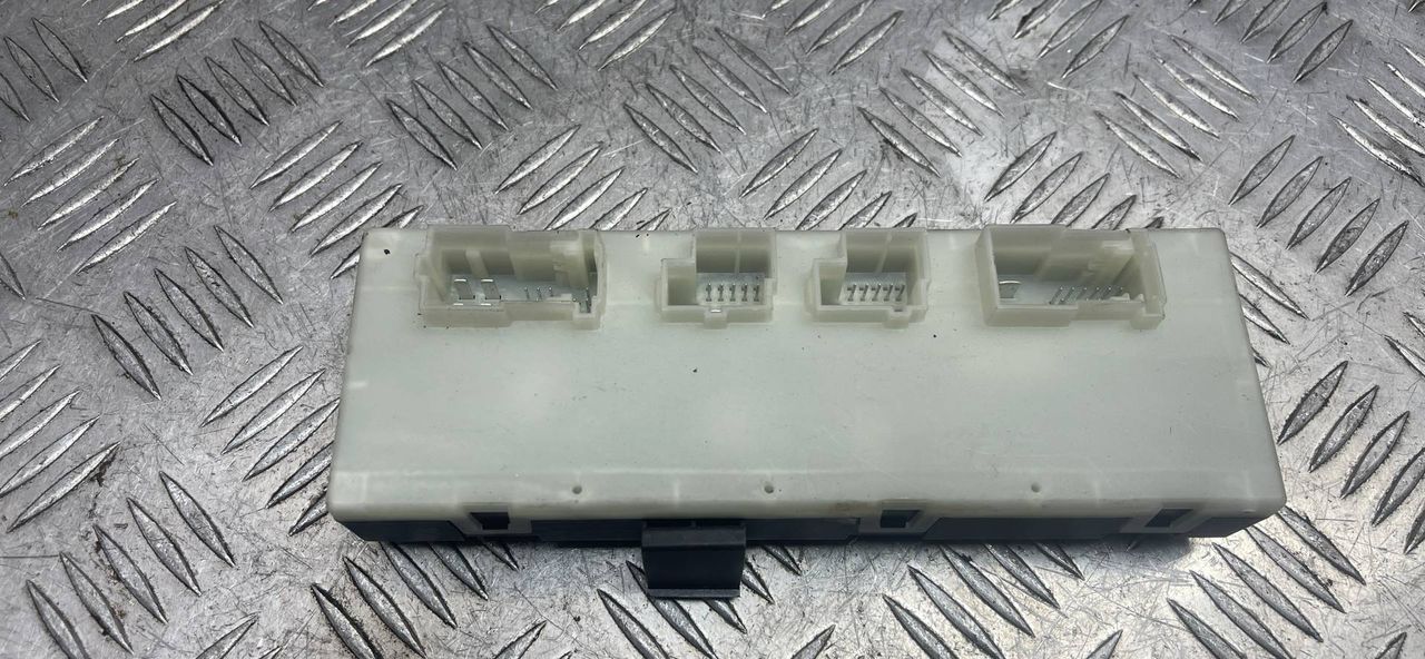 блок управления крышкой багажника BMW 5 серия G30/G31 G31 2018, 2.0 л., B48 B20 A, бензин, задний привод, правый руль, 8739660
