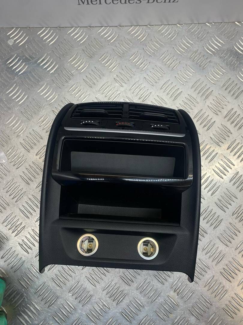дефлектор обдува салона BMW 5 серия G30/G31 G31 2018, 2.0 л., B48 B20 A, бензин, задний привод, правый руль, 9357865, 584507, 9377080