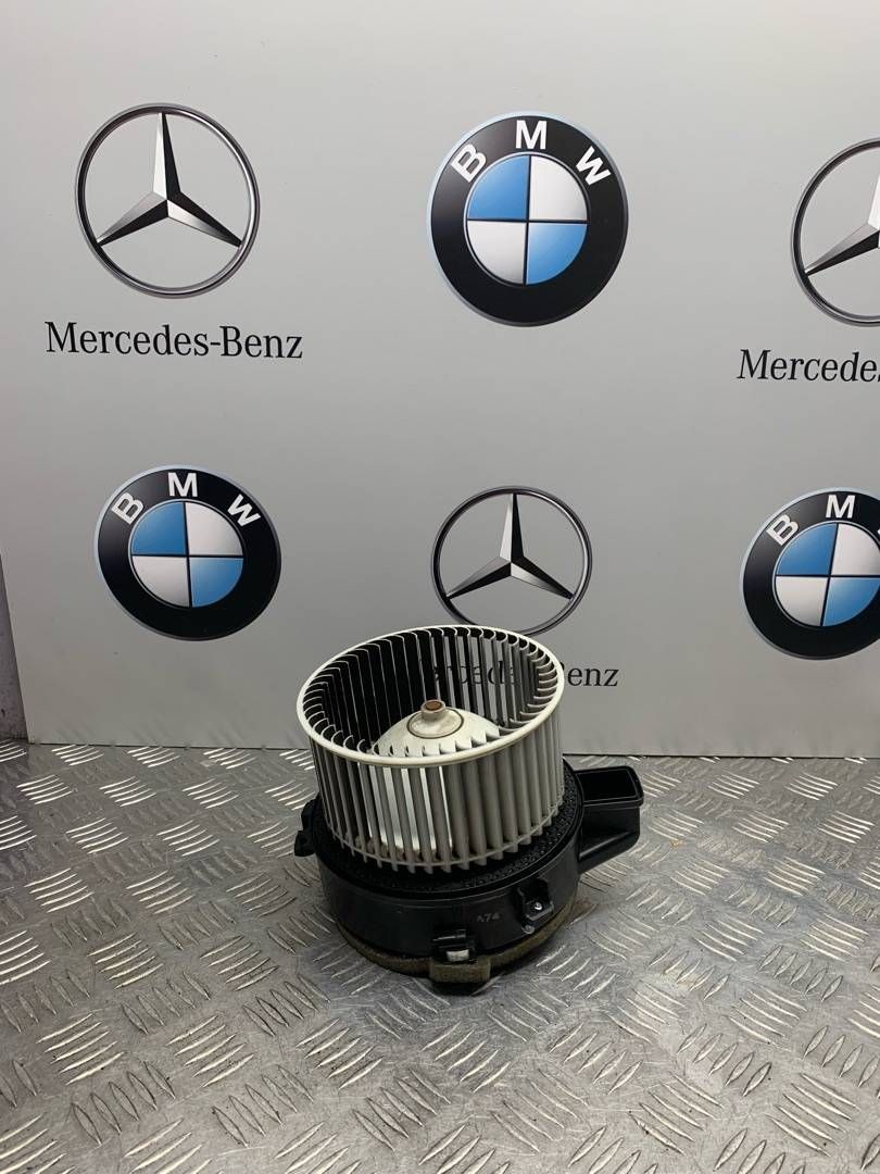 моторчик печки BMW 5 серия G30/G31 G31 2018, 2.0 л., B48 B20 A, бензин, задний привод, правый руль, 718228, 011500123