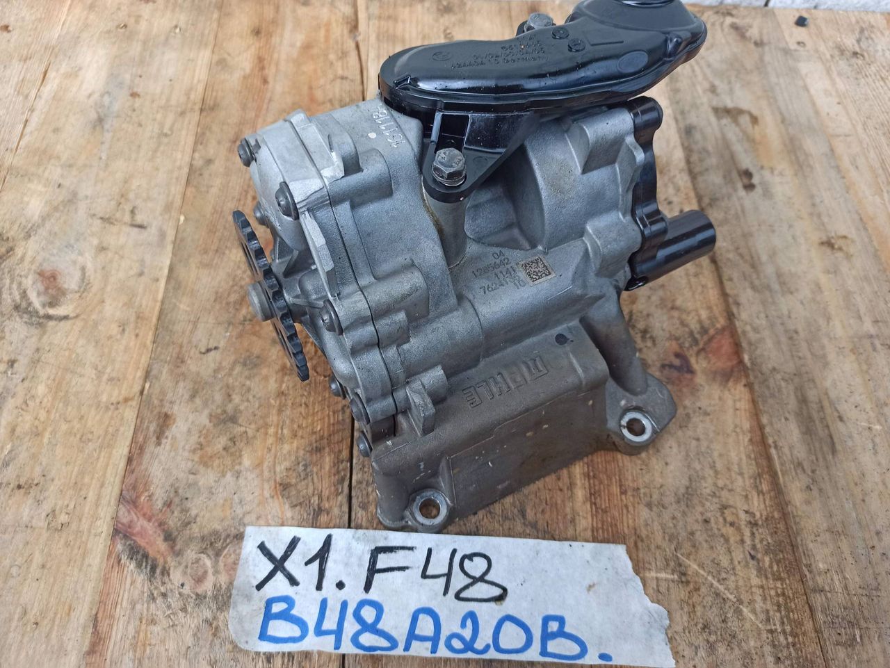 насос масляный BMW X1 F48 2018, 2.0 л., B48 A20 B, бензин, 7624135