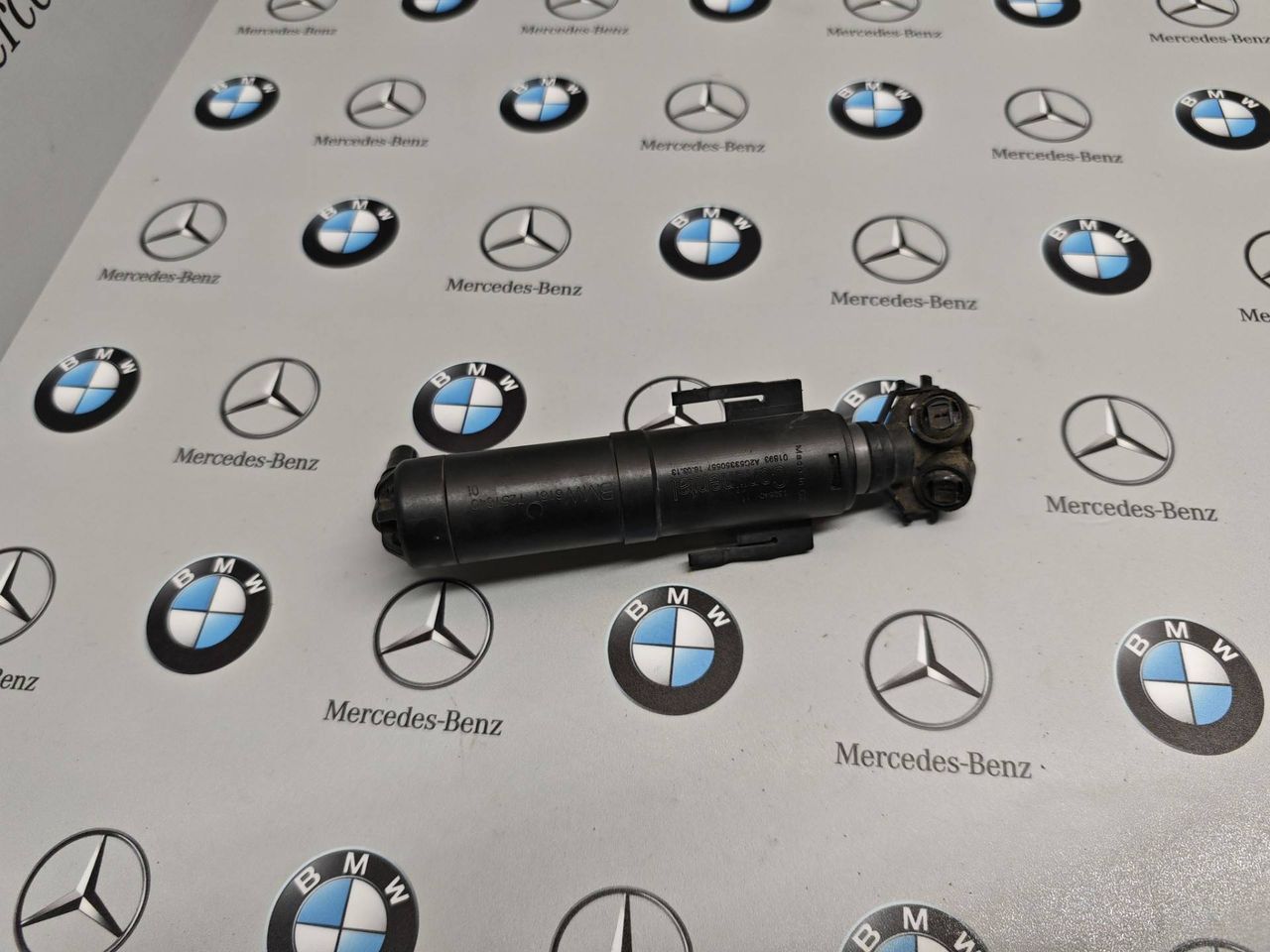 форсунка омывателя фары правая BMW X3 F25 2014, 2.8 л., бензин, 7251640