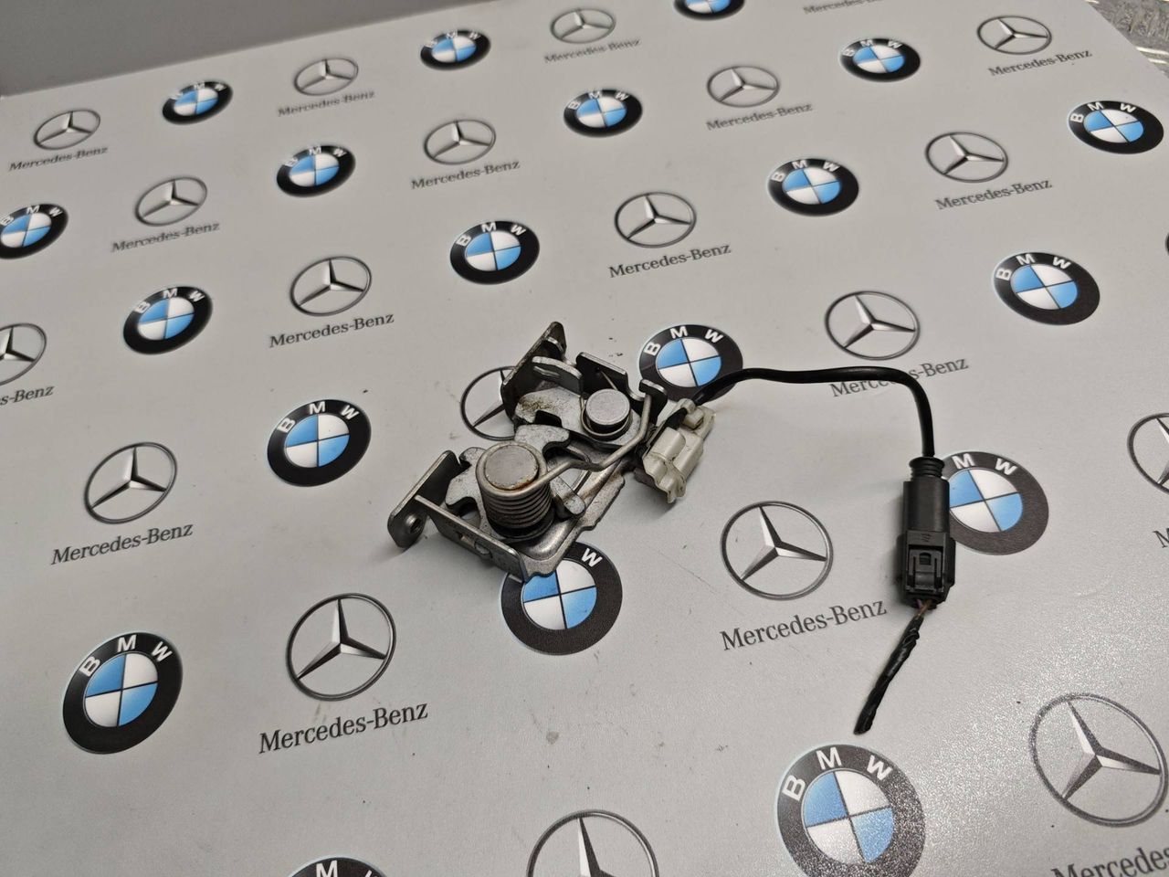 замок капота BMW X3 F25 2014, 2.8 л., бензин, 7210731