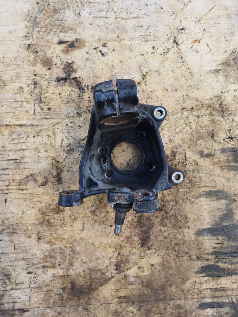 кулак поворотный правый BMW X3 F25 2011, 3.0 л., N52 B30, бензин