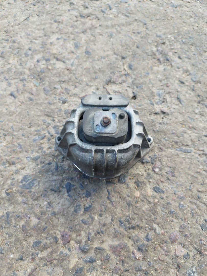 подушка крепления двигателя BMW 5 серия E60/E61 2005, 2.5 л., N52 B25, бензин
