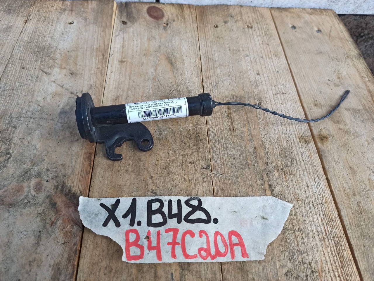 пиропатрон петли капота BMW X1 F48 2017, 1.8 л., дизель, АКПП, 475, полный привод, 7300518