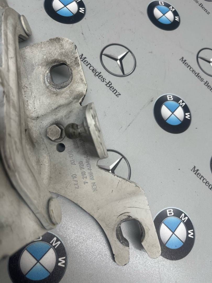 петля капота левая BMW X3 F25 2014, 2.8 л., бензин, 7210729