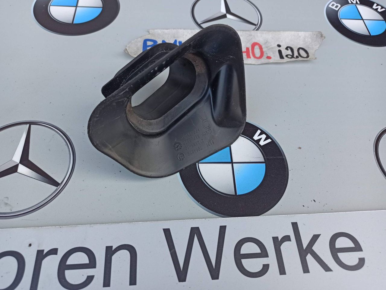 водосток крышки багажника BMW iX I20 2022, электро, полный привод, правый руль, 7954579