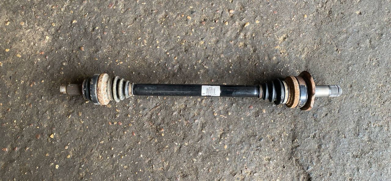 полуось задняя (приводной вал, ШРУС) BMW 7 серия F01/F02 2010, 4.4 л., N63 B44 A, бензин, 7566086