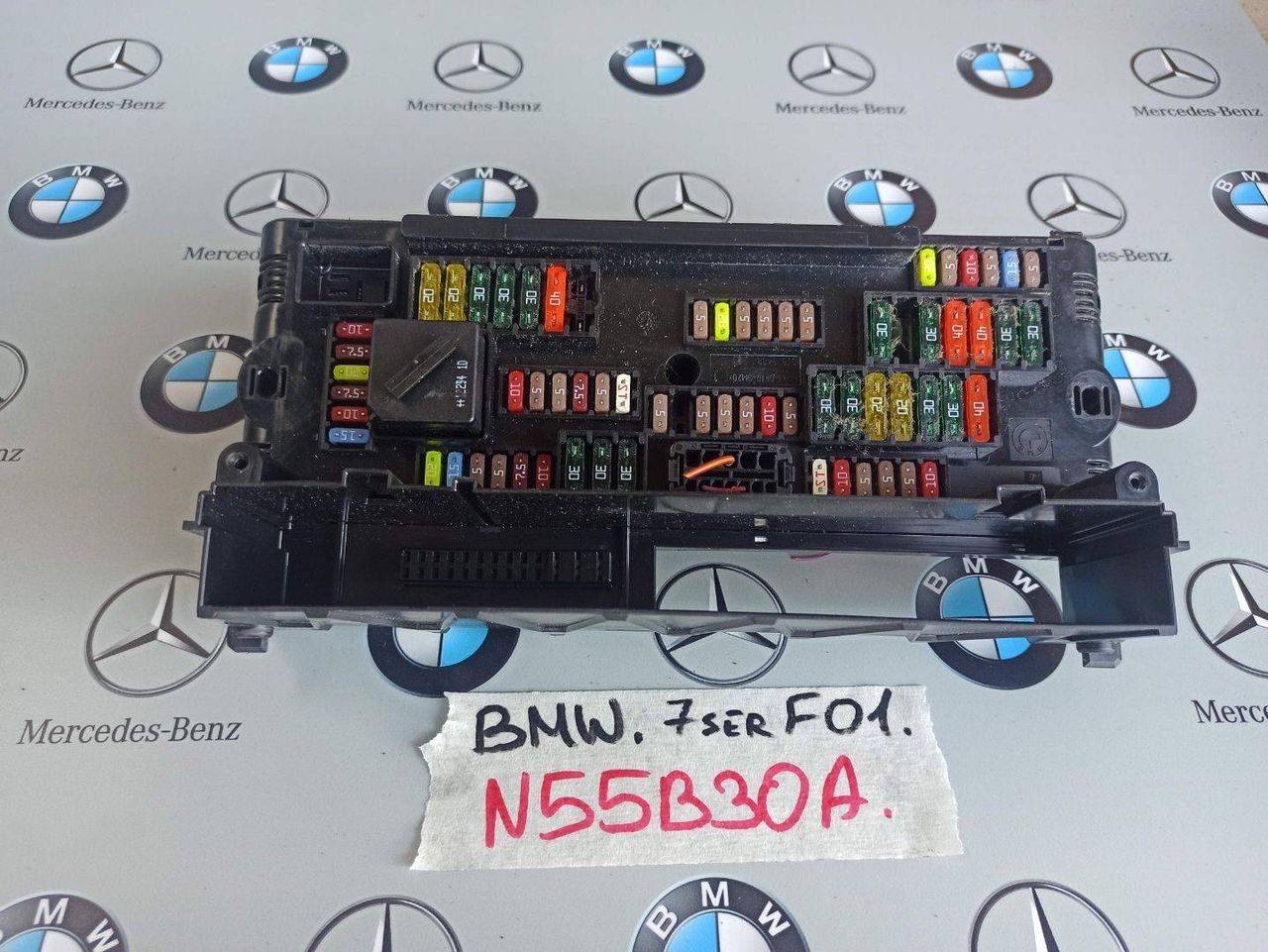 блок предохранителей BMW 7 серия F01/F02 [рестайлинг] 2013, 3.0 л., N55 B30 A, бензин, 9252816
