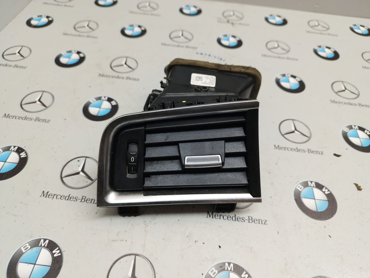 дефлектор обдува салона BMW 5 серия F07/F10/F11 2010