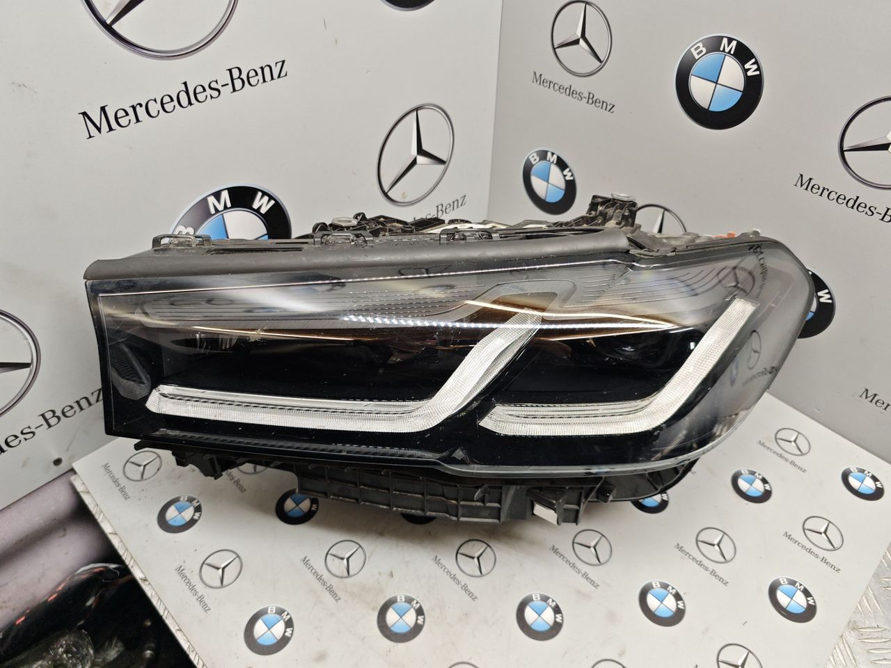 фара левая BMW 5 серия G30/G31 [рестайлинг] 2022, 3.0 л., бензин, полный привод, 8084377