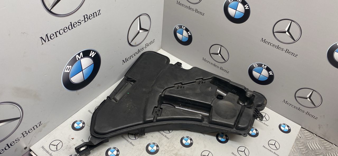 бачок омывателя BMW 5 серия G30/G31 [рестайлинг] 2022, 3.0 л., бензин, полный привод, 1054351