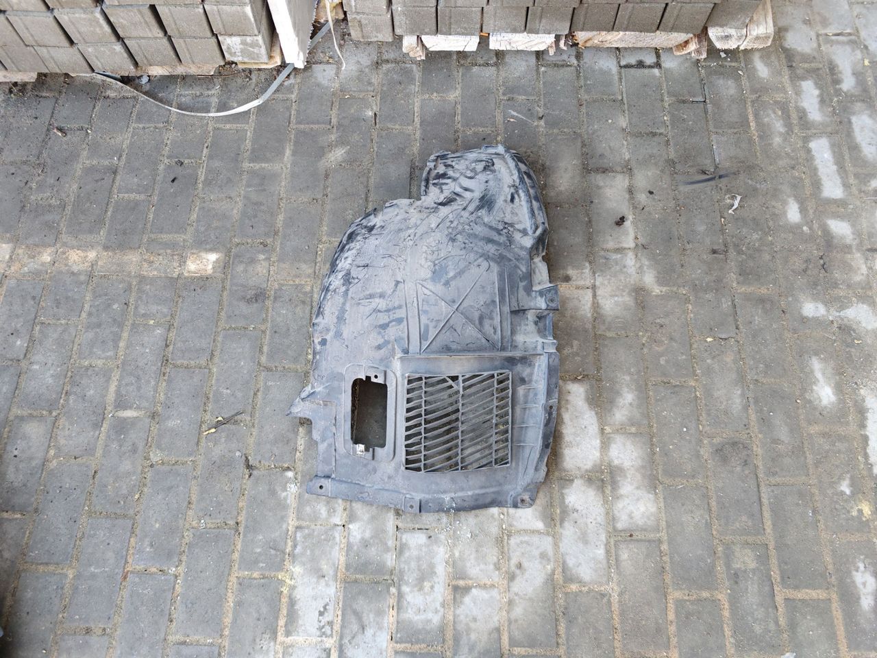 защита арок передняя левая (подкрылок) BMW 7 серия F01/F02 2011, 7185163