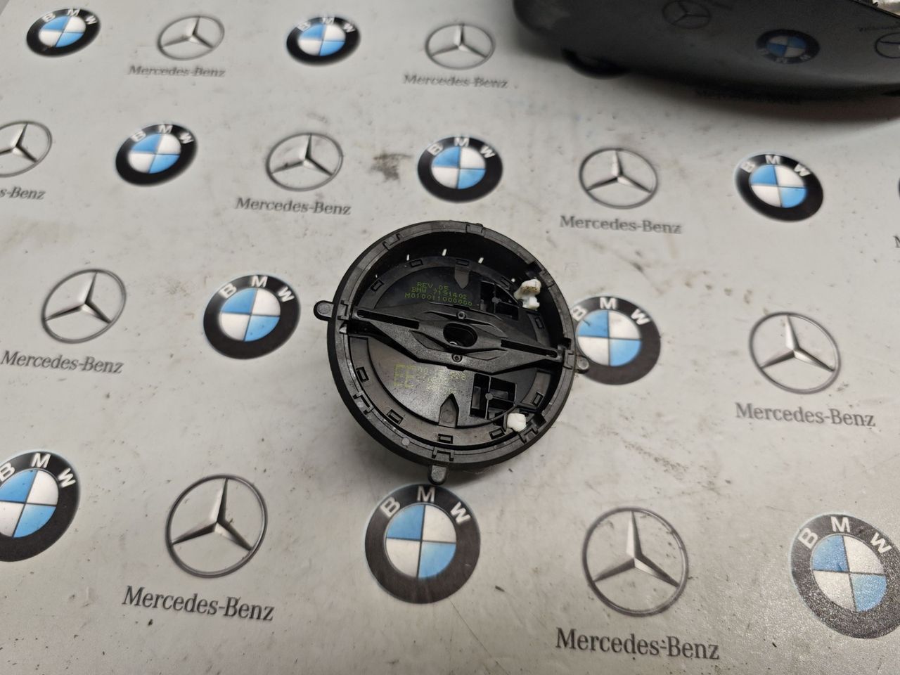 электромоторчик зеркала наружнего BMW 3 серия E90/E91/E92/E93 2007, 7191402