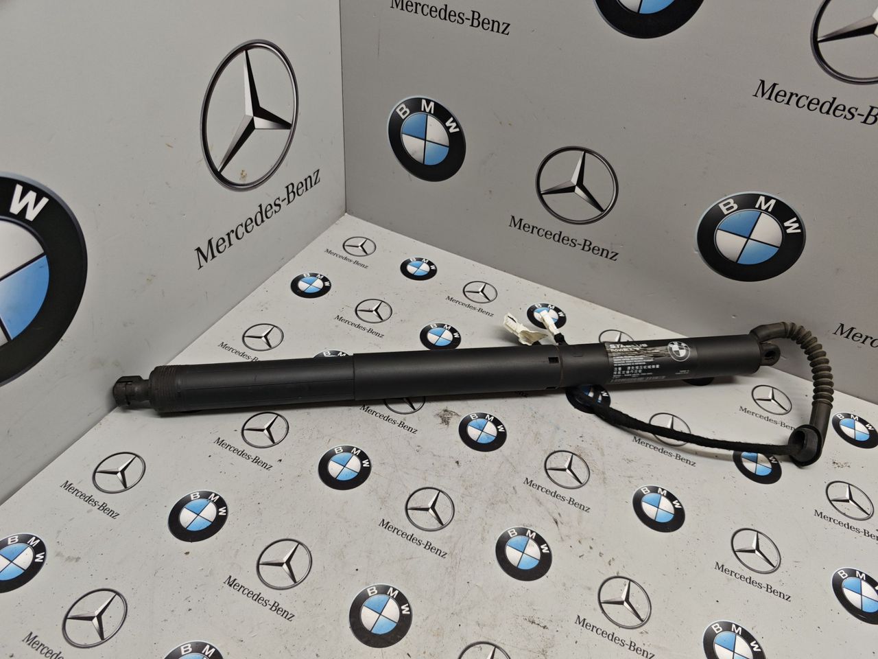 амортизатор крышки багажника (3-5 двери) BMW X5 F15 2017, 3.0 л., N55 B30 A, бензин, АКПП, 7449810