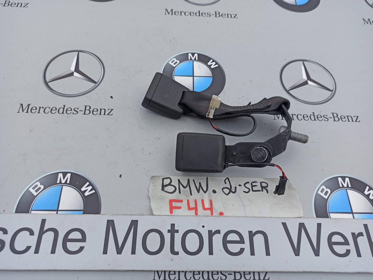 замок ремня безопасности BMW 2 серия F44 2020, 2.0 л., бензин, хетчбэк 5 дв., полный привод, 7456284
