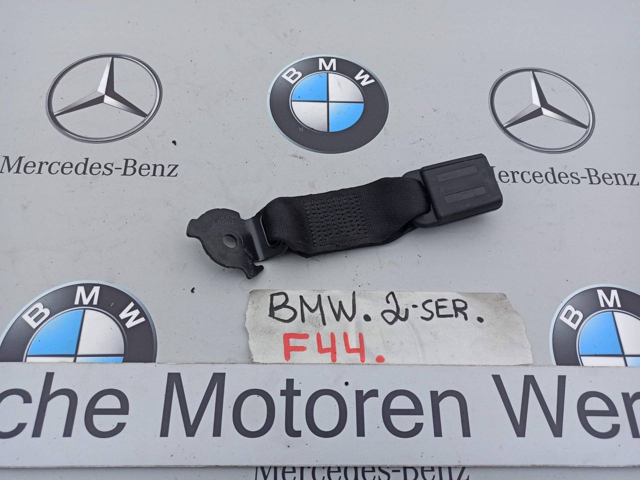 замок ремня безопасности BMW 2 серия F44 2020, 2.0 л., бензин, хетчбэк 5 дв., полный привод, 7486323