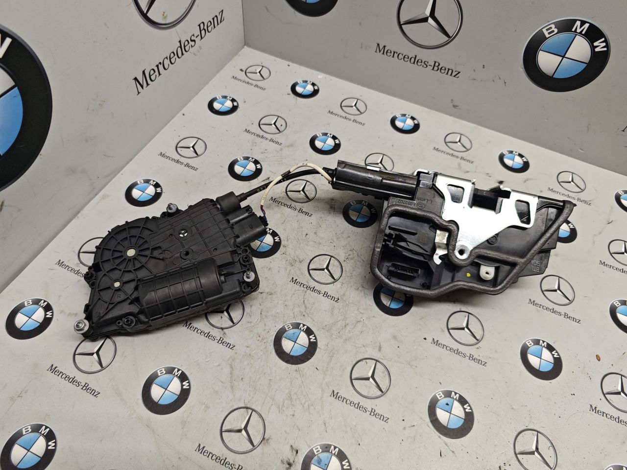 замок двери передней левой BMW 7 серия F01/F02 [рестайлинг] 2014, 3.0 л., N55 B30 A, бензин, 7185691