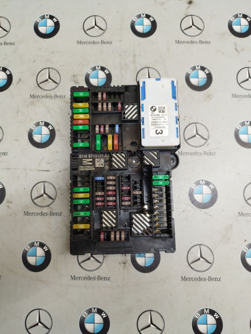 блок предохранителей BMW 5 серия G30/G31 [рестайлинг] 2022, 3.0 л., бензин, полный привод, 8713127