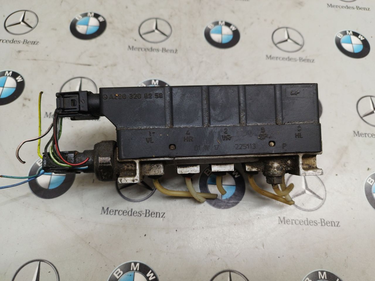 блок клапанов пневмоподвески Mercedes-Benz S-Класс W220 [рестайлинг] 2005, A2203200258