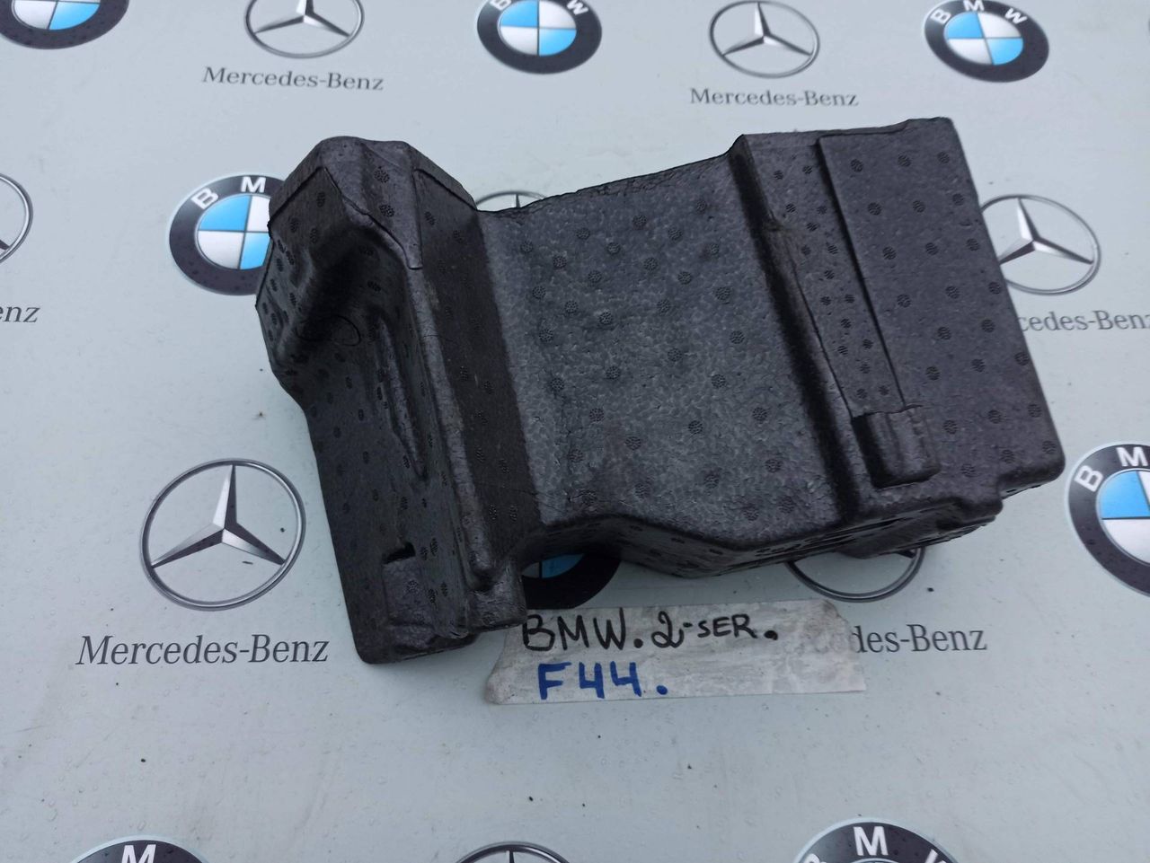 пластик BMW 2 серия F44 2020, 2.0 л., бензин, хетчбэк 5 дв., полный привод, 6886414