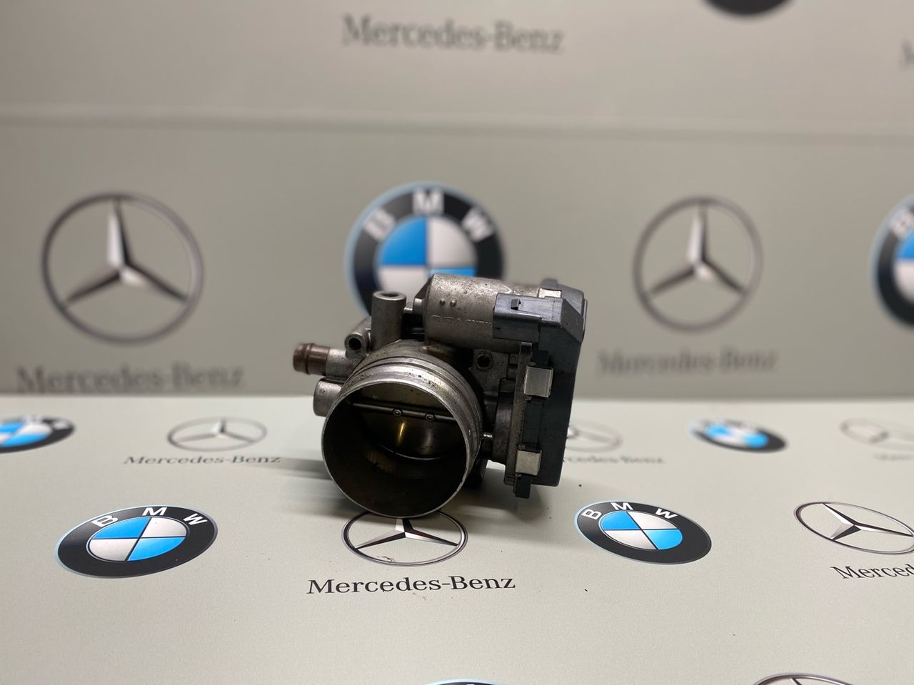 заслонка дроссельная BMW 3 серия E90/E91/E92/E93 2005, 2.0 л., N46 B20 BD, бензин, 7556119