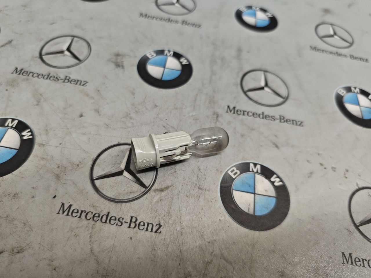 патрон фонаря BMW 7 серия F01/F02 2011, 3.0 л., N54 B30 A, бензин