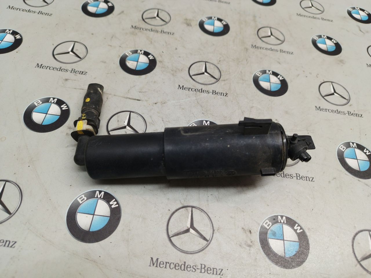 форсунка омывателя фары левая BMW X5 E70 [рестайлинг] 2011, 3.0 л., N55 B30 A, бензин, 7173851