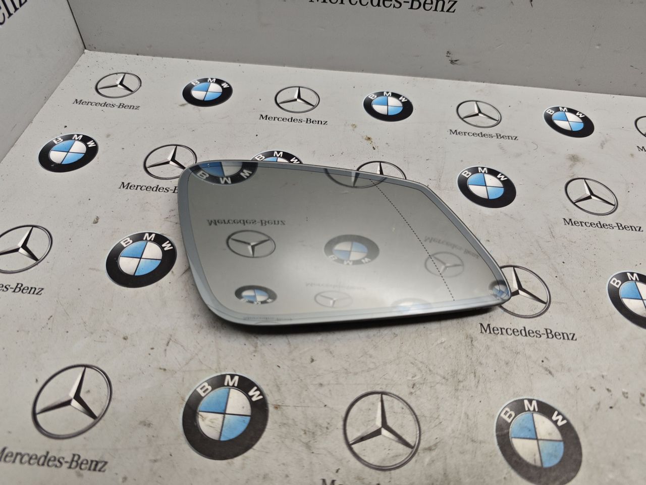 стекло зеркала наружного правого BMW 7 серия F01/F02 2011