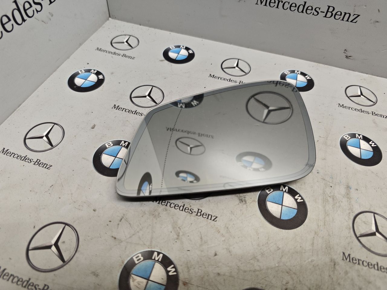 стекло зеркала наружного левого BMW 7 серия F01/F02 2011
