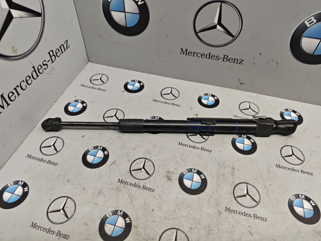 амортизатор капота BMW X5 F15 2017, 3.0 л., N55 B30 A, бензин, АКПП, 7294524