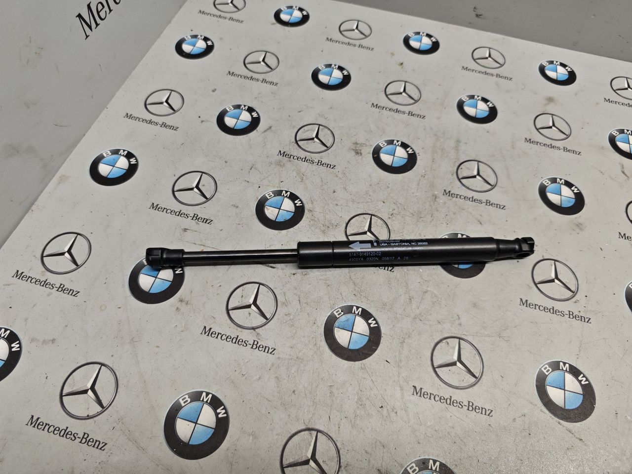 амортизатор пола багажника BMW X5 F15 2017, 3.0 л., N55 B30 A, бензин, АКПП, 9149120