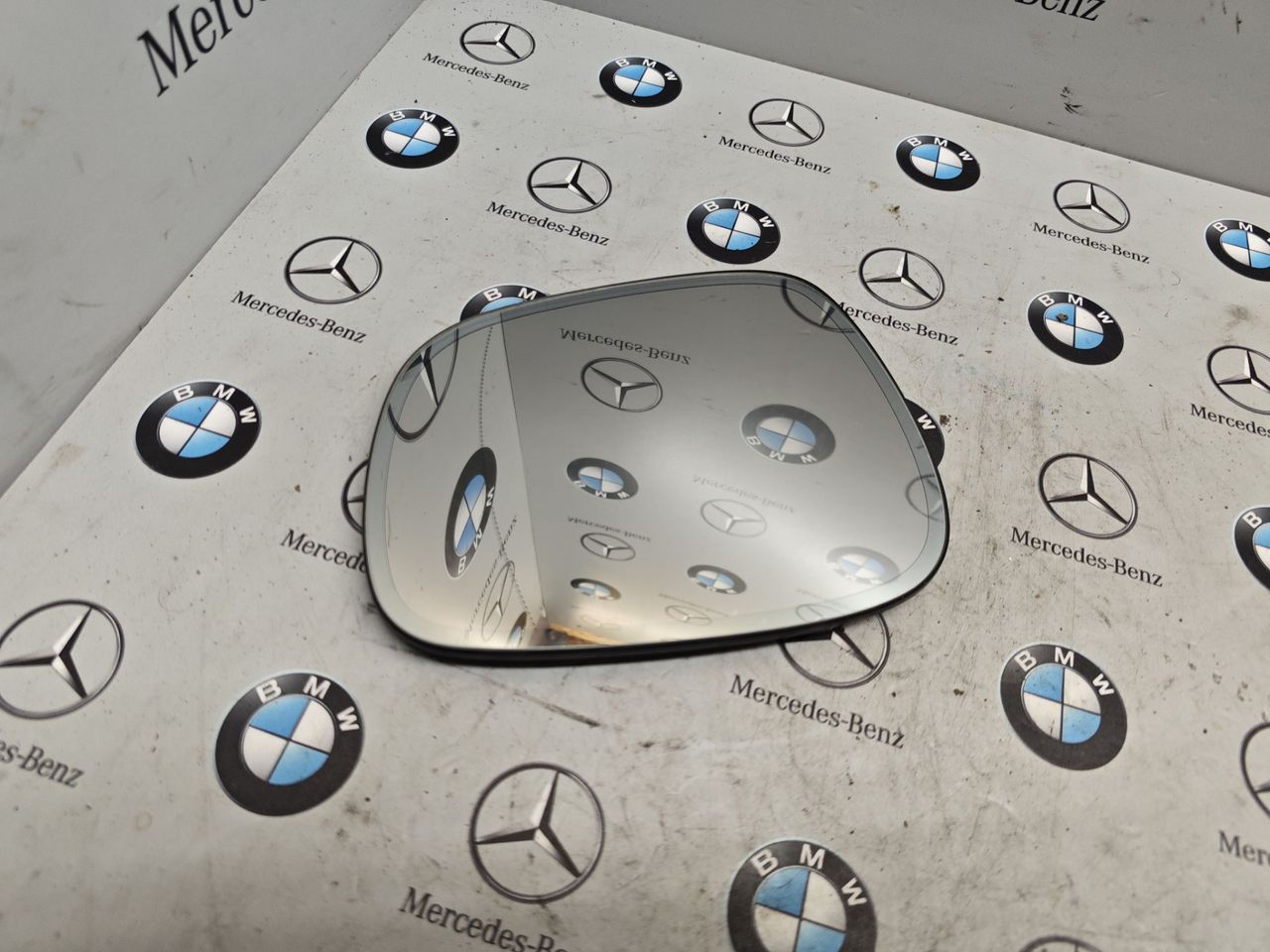 стекло зеркала наружного правого BMW X1 E84 2010