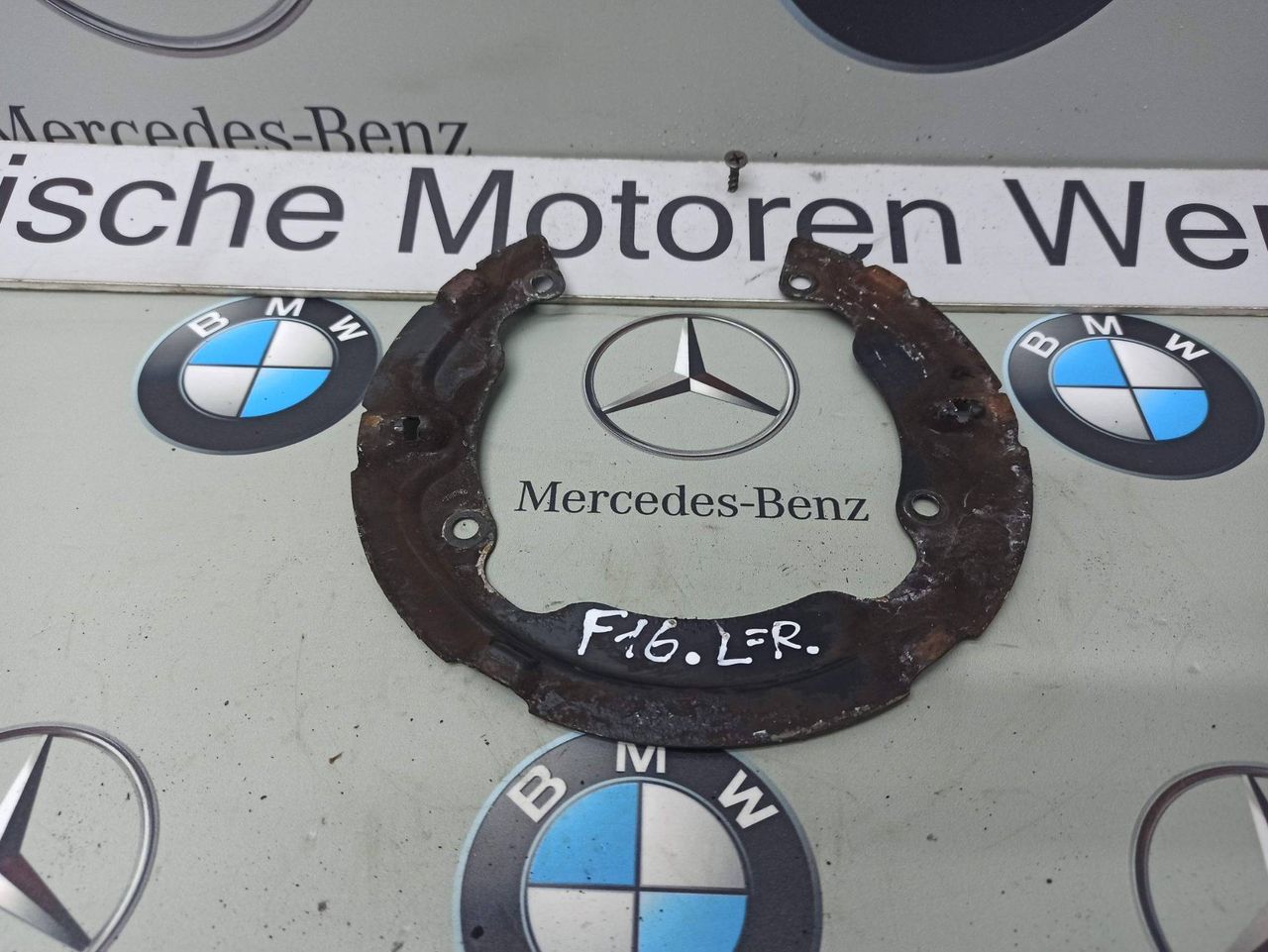защитный кожух тормозного механизма BMW X6 F16 2016, 3.0 л., бензин, правый руль, 6859257