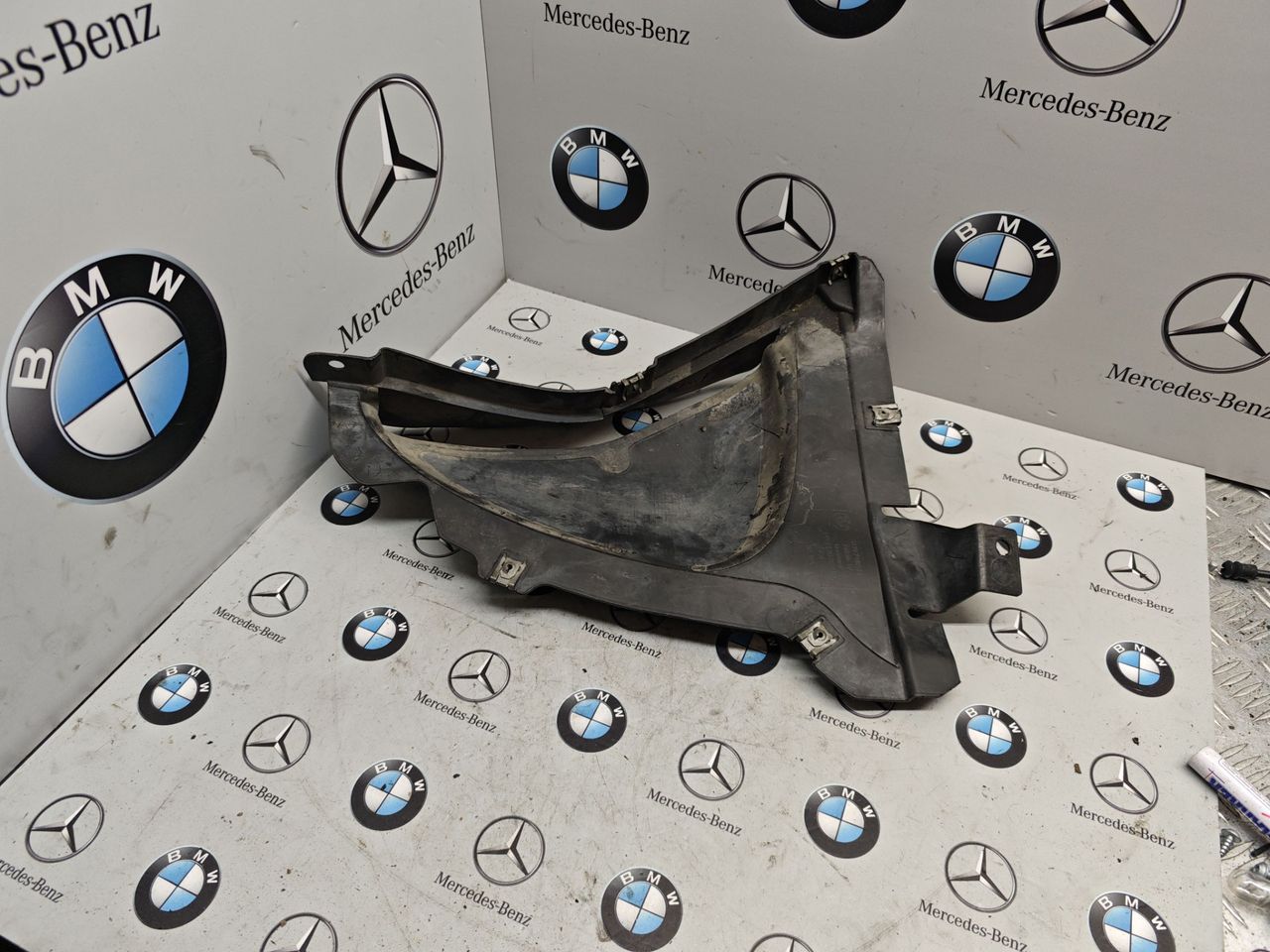 защита арок передняя правая (подкрылок) BMW 5 серия F07/F10/F11 2012, 7186518