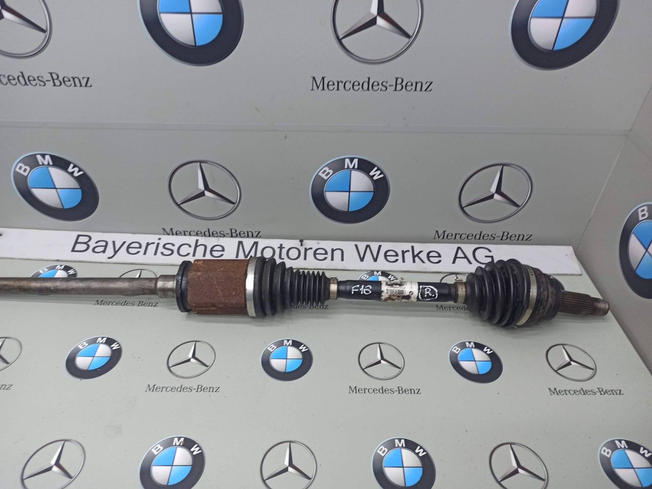 полуось передняя правая (приводной вал, ШРУС) BMW X6 F16 2016, 3.0 л., бензин, правый руль, 7629880